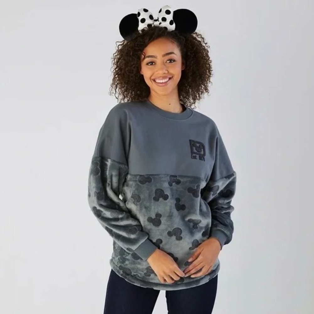 🏰 Walt Disney World Gray Velour Plush Spirit Jersey Pullover Sweatshirt Top
